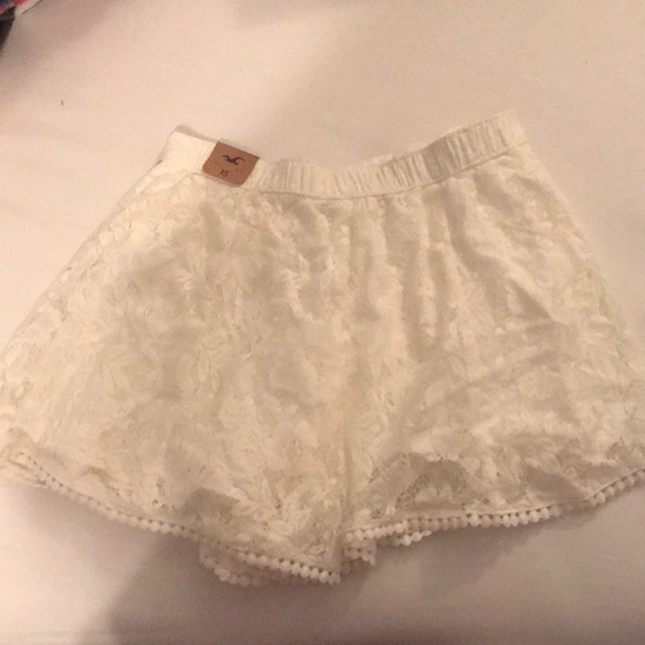 Hollister Pants - Flowy shorts
